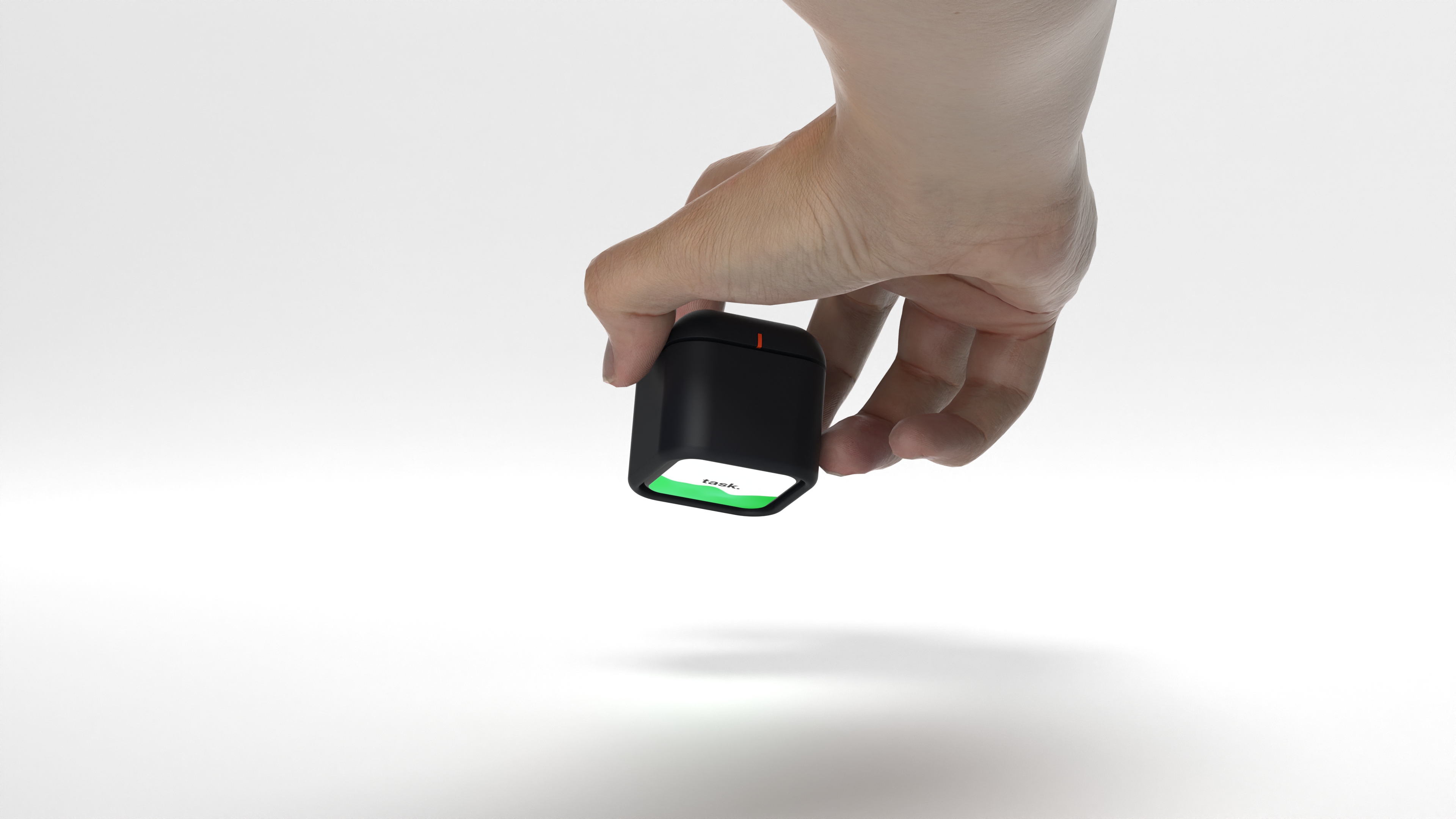 Revvo in Hand Detail